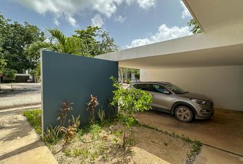 Casa en condominio en  Cholul, Mérida, Yucatán, Mex