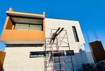 Casa en condominio en  Avenida Puerta Real, Carlota Hacienda Vanegas, Corregidora, Querétaro, 76913, Mex