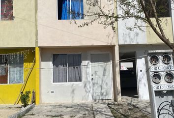 Casa en condominio en  Calle Zamia, Valle Del Roble Sector Eucalipto, Cadereyta Jiménez, Nuevo León, 67458, Mex