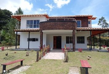 Casa en  El Carmen De Viboral, Antioquia