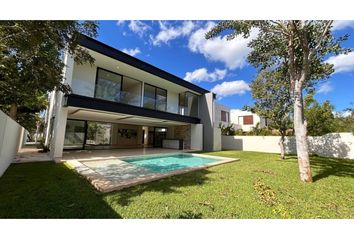 Casa en  Yucatán Country Club, Mérida, Yucatán