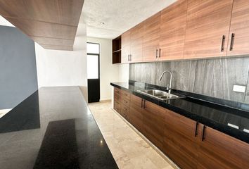Casa en condominio en  Calle Senda Del Sol, Conkal, Yucatán, 97345, Mex
