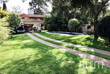 Casa en  Burzaco, Partido De Almirante Brown