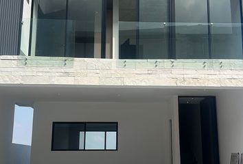 Casa en  Avenida Cumbres, Cumbres Elite Premier Privada Vesubio, Mitras Poniente, García, Nuevo León, 66035, Mex