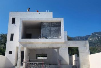 Casa en  Las Cristalinas, Santiago, Nuevo León