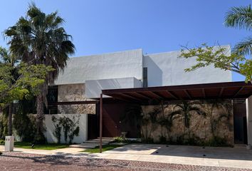 Casa en condominio en  C 15 503, San Carlos, Mérida, Yucatán, 97130, Mex