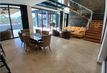 Casa en Calle 1a Sur 1s-23-1s-1, Los Naranjos, Medellín, Antioquia, Col
