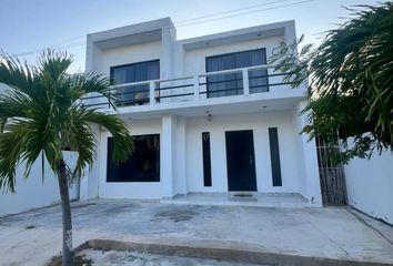 Casa en  Calle 20, Chicxulub Pueblo, Yucatán, 97340, Mex