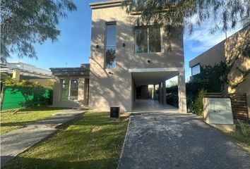 Casa en  Luján De Cuyo, Mendoza