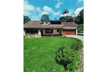 Casa en Calle 37ba Sur, Cabecera San Antonio De Prado, Medellín, Antioquia, Col