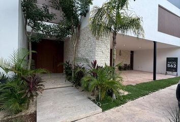 Casa en condominio en  Hacienda Xcanatun, Mérida, Yucatán