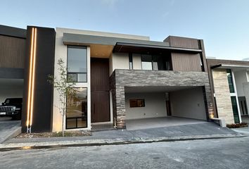 Casa en  Congregacion Yerbaniz, Santiago, Nuevo León