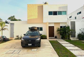 Casa en condominio en  Pueblo Cholul, Mérida, Yucatán