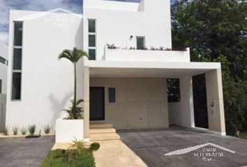 Casa en condominio en  Residencial Cumbres, Cancún