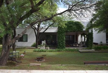 Casa en  Cumbres Del Golf, Villa Allende