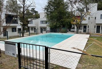 Casa en  Cumbres Del Golf, Villa Allende