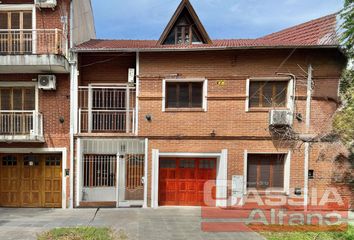 Departamento en  Remedios De Escalada, Partido De Lanús