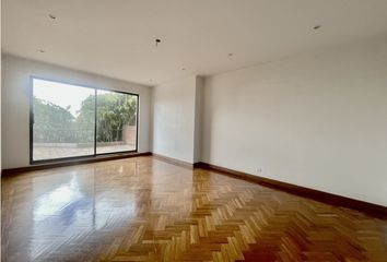 Apartment for rent in Santa Bárbara Alta, Bogotá