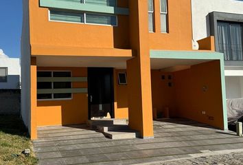 Casa en  Calle Sendero De Las Moras, Sendero De Las Moras, San Agustín, Tlajomulco De Zúñiga, Jalisco, 45645, Mex