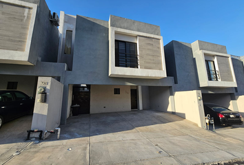 Casa en  Papelería Mia, Centro De Cadereyta Jiménez, Cadereyta Jiménez, Nuevo León, 67480, Mex