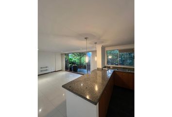 Apartment for rent in Loma de los González, Medellín