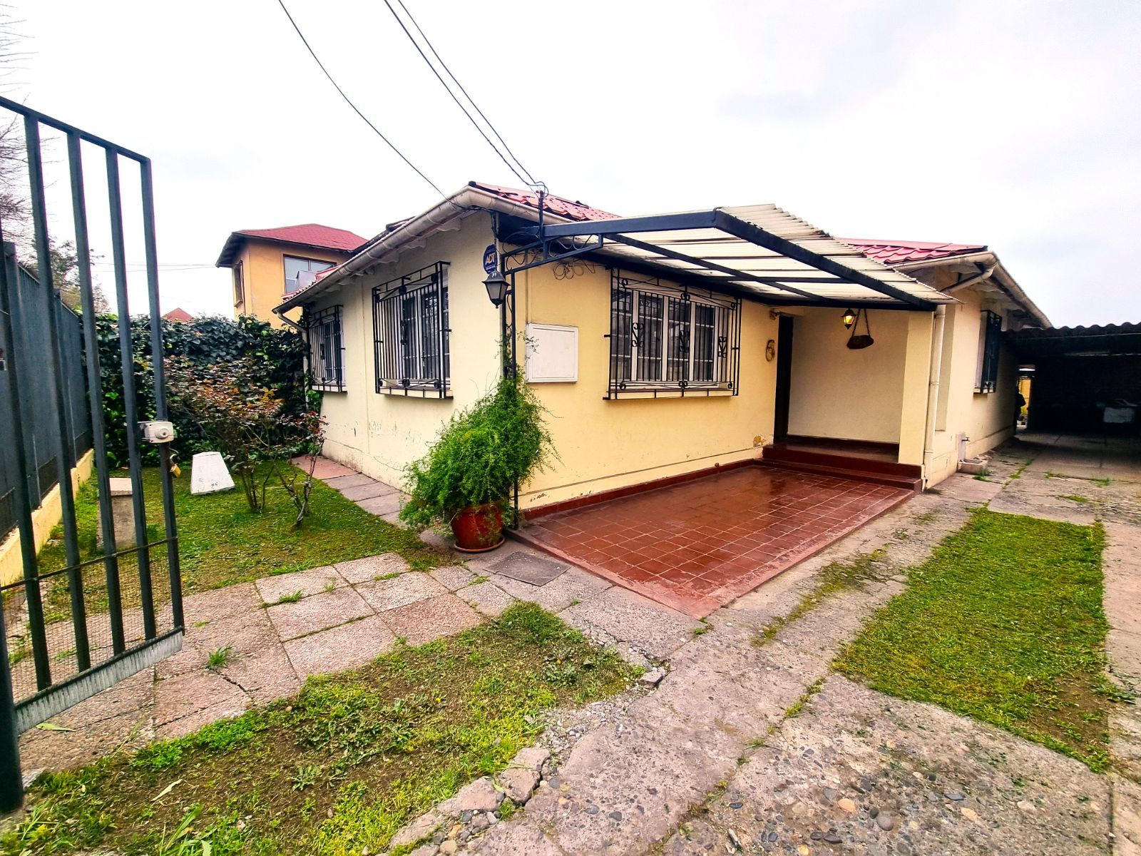 venta Casa en La Cisterna, Provincia de Santiago (P20266360SSR)- icasas.cl