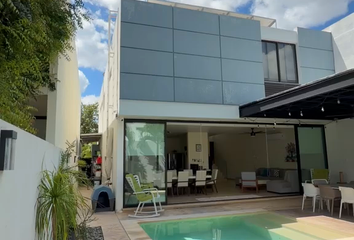 Casa en  Avenida Yucatán 21040, Cholul, Mérida, Yucatán, 97305, Mex