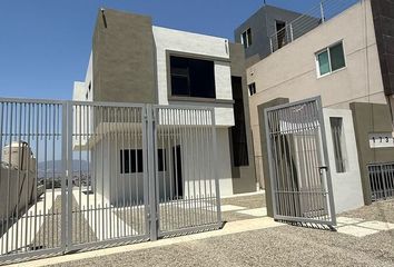 Casa en  Valle Dorado, Ensenada