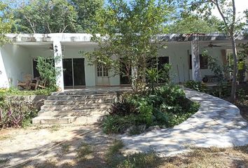 Casa en  Panuchería Y Más, San José Tzal 21, Molas, Mérida, Yucatán, 97315, Mex