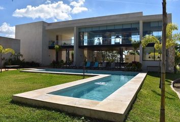 Casa en  Carretera Periférico - Tahdzibichén - Molas, San Ignacio Tesip, Mérida, Yucatán, 97316, Mex