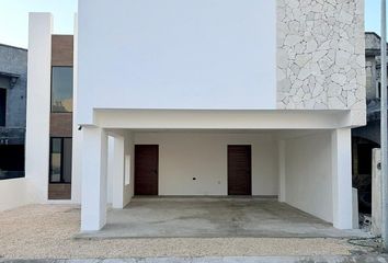 Casa en  Calle Oceanía Oeste 8, Ciudad Del Carmen, Carmen, Campeche, 24157, Mex