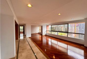 Apartamento en Tricentenario, Medellín