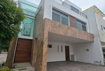 Casa en  San Bernardino Tlaxcalancingo, San Andrés Cholula