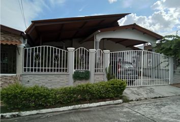 Casa en  Jose D. Espinar, San Miguelito