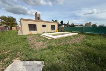 Casa en  Calle Punta Chacra, Roldán, San Lorenzo, Santa Fe, Arg