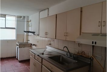 Apartamento en Calle 38 96 02, Campo Alegre, Medellín, Antioquia, Col