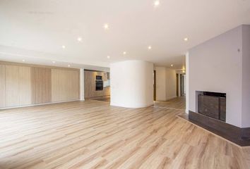 Apartment for rent in Santa Barbara Norte, Bogotá