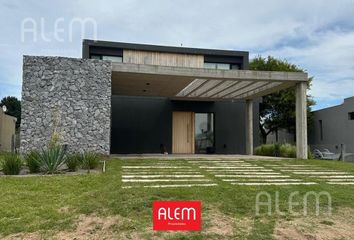 Casa en  Hucal, La Pampa