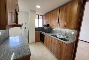 Apartamento en Calle 3, Los Naranjos, Medellín, Antioquia, Col