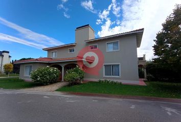 Casa en  Valentina Sur Urbana, Neuquén