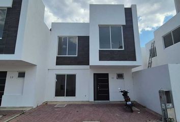Casa en  Calle Madre Teresa De Calcuta, Villas De Bernalejo, Irapuato, Guanajuato, 36673, Mex