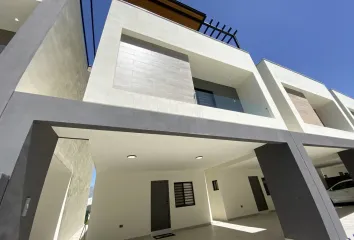 Casa en  Calle Margarita, Mitras Poniente, García, Nuevo León, 66024, Mex