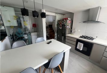 Apartamento en Calle 9 Sur, El Castillo, Comuna 14 - El Poblado, Perímetro Urbano Medellín, Medellín, Valle De Aburrá, Antioquia, Rap Del Agua Y La Montaña, 050022, Colombia