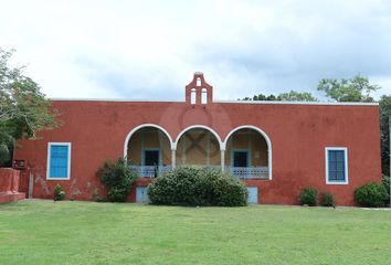 Casa en  Calle 22, Acanceh, Yucatán, 97380, México