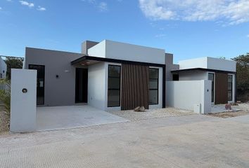 Casa en  Yaxkukul, Yucatán