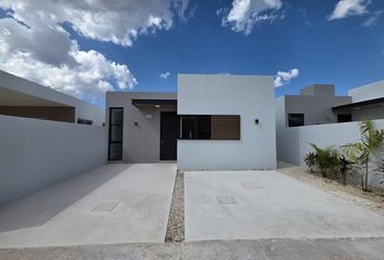 Casa en  Yaxkukul, Yucatán