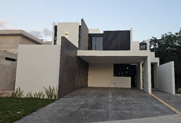 Casa en  Privada 23-a, Cholul, Mérida, Yucatán, 97130, México