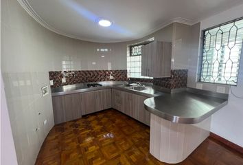 Apartamento en Calle 50, La Candelaria, Comuna 10 - La Candelaria, Perímetro Urbano Medellín, Medellín, Valle De Aburrá, Antioquia, Rap Del Agua Y La Montaña, 050012, Colombia