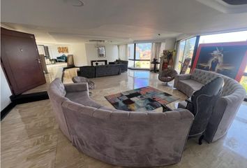 Apartamento en Calle 9 Sur, El Castillo, Comuna 14 - El Poblado, Perímetro Urbano Medellín, Medellín, Valle De Aburrá, Antioquia, Rap Del Agua Y La Montaña, 050022, Colombia