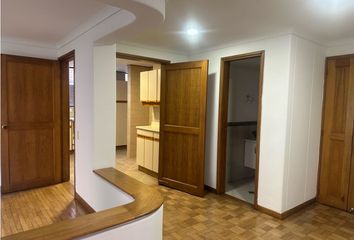 Apartamento en Calle 9a, El Poblado, Comuna 14 - El Poblado, Perímetro Urbano Medellín, Medellín, Valle De Aburrá, Antioquia, Rap Del Agua Y La Montaña, 050003, Colombia